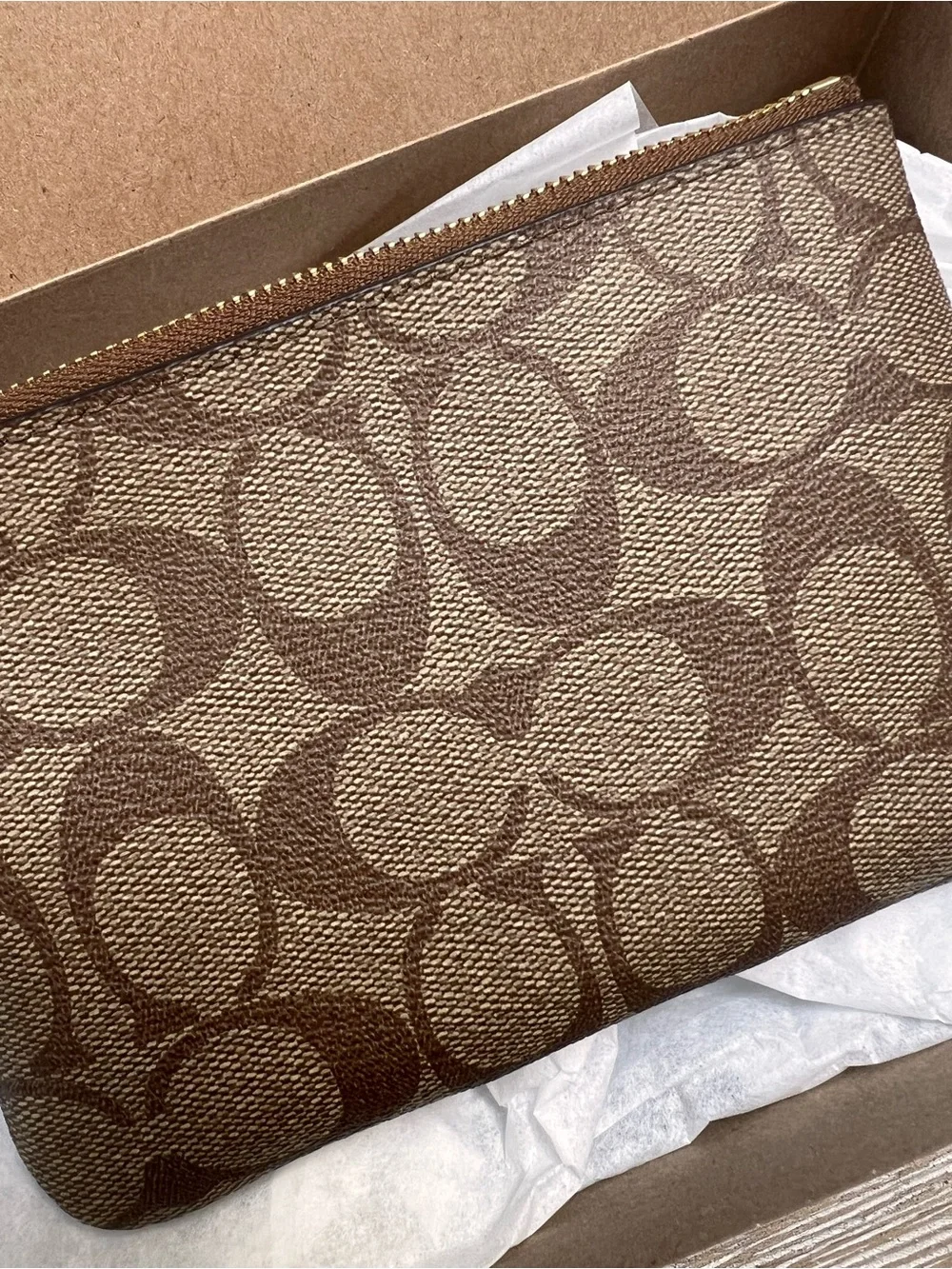 NWT Coach Signature Canvas Wristlet Khaki Chalk Zip Pouch